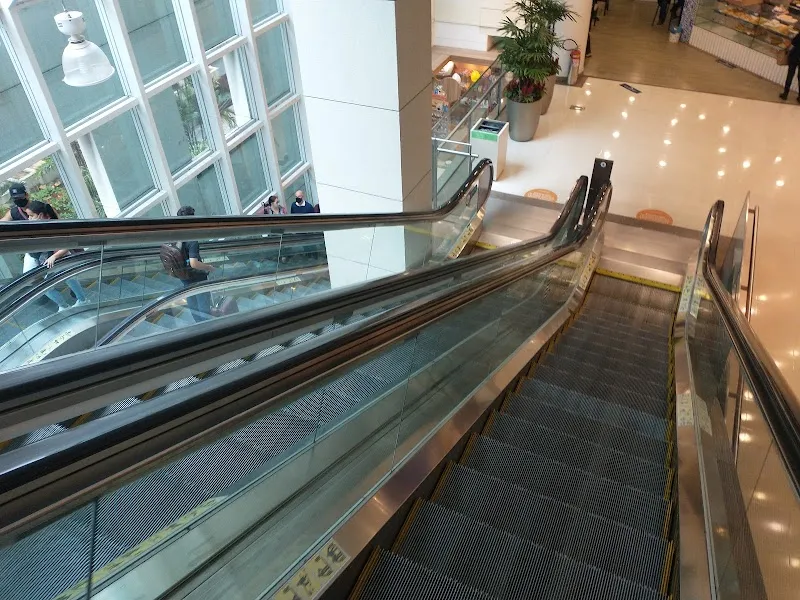 Botafogo Praia Shopping - Image 2