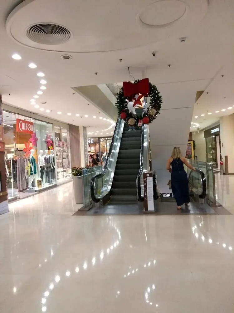 Botafogo Praia Shopping - Image 5