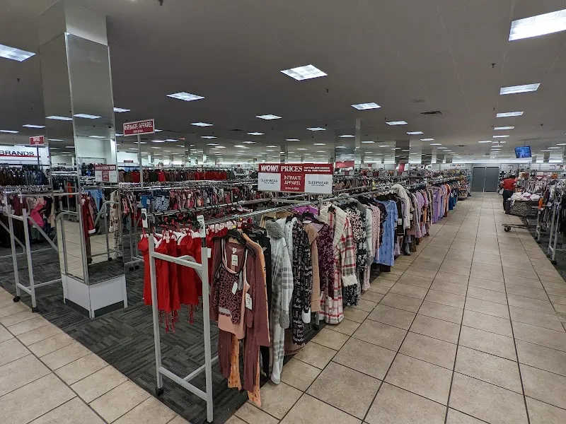 Britton Plaza - Image 5