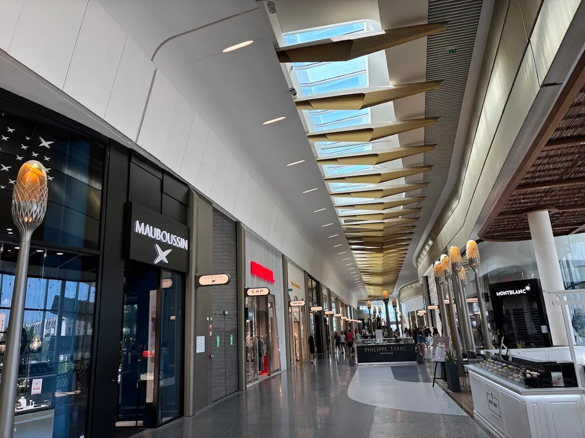 CAP3000 - Shopping Mall - Image 5