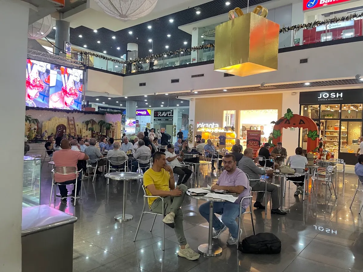 Centenario Mall - Image 5