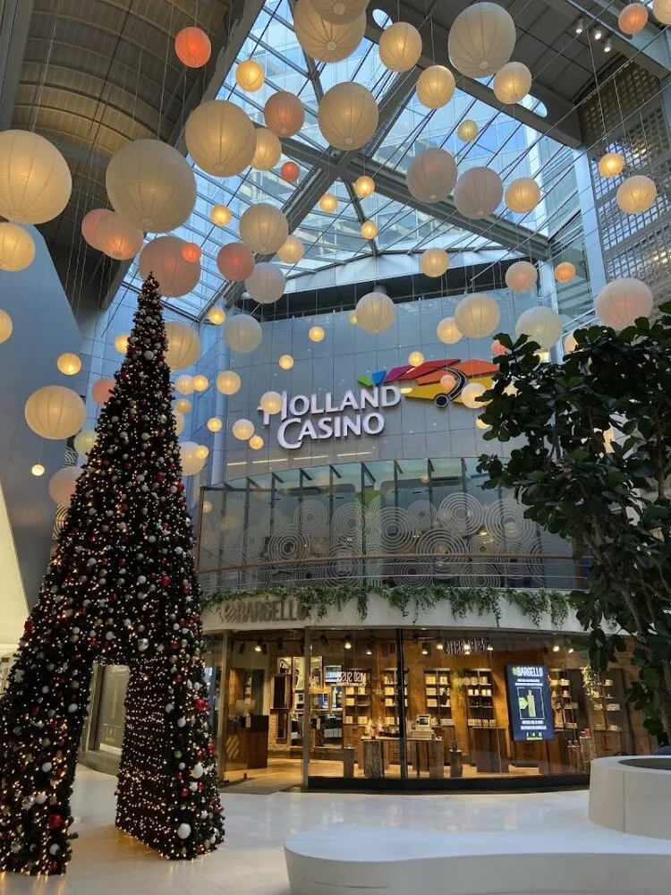 Central Plaza - Image 6