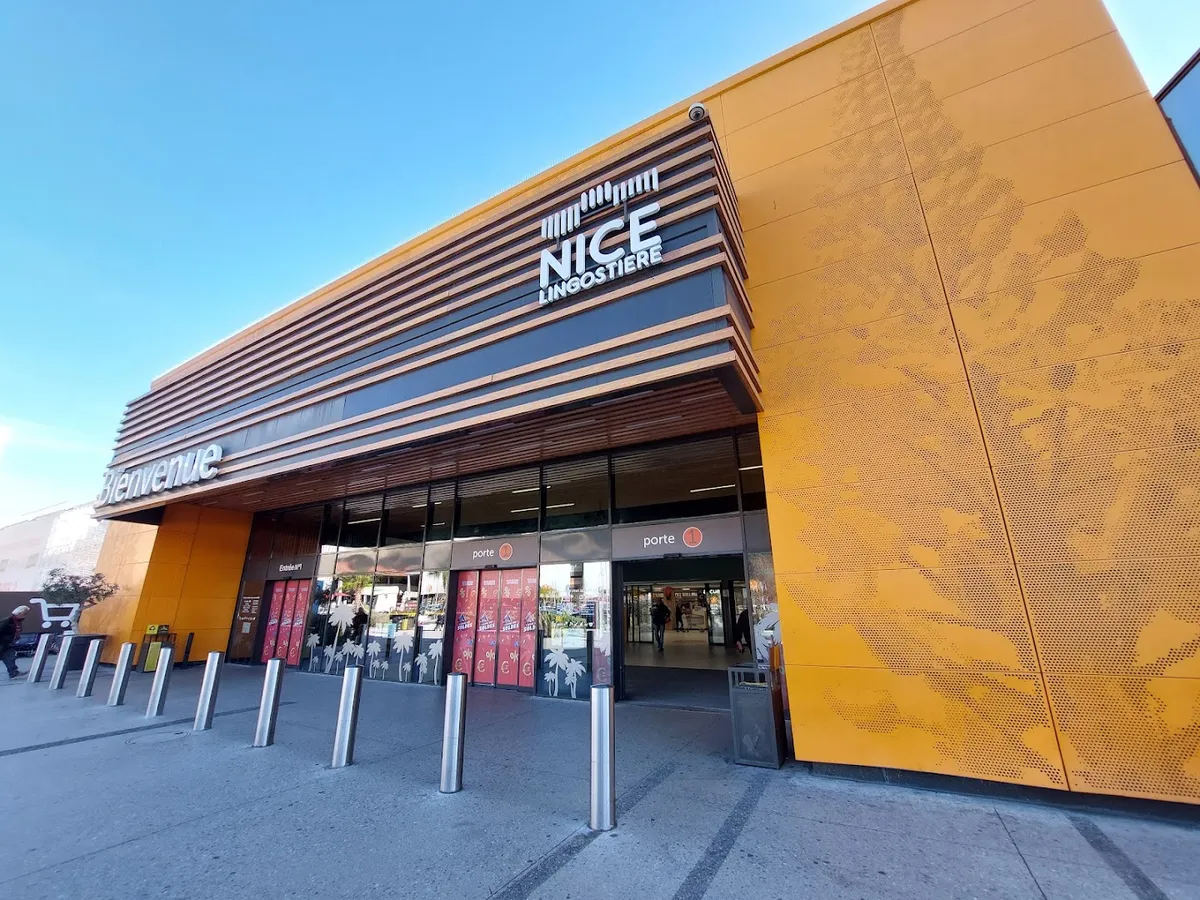 Centre commercial Carrefour Nice Lingostière - Image 7