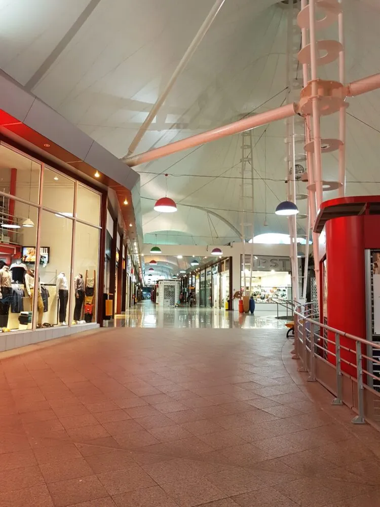 Centre Commercial Montjoly 2 - Image 3