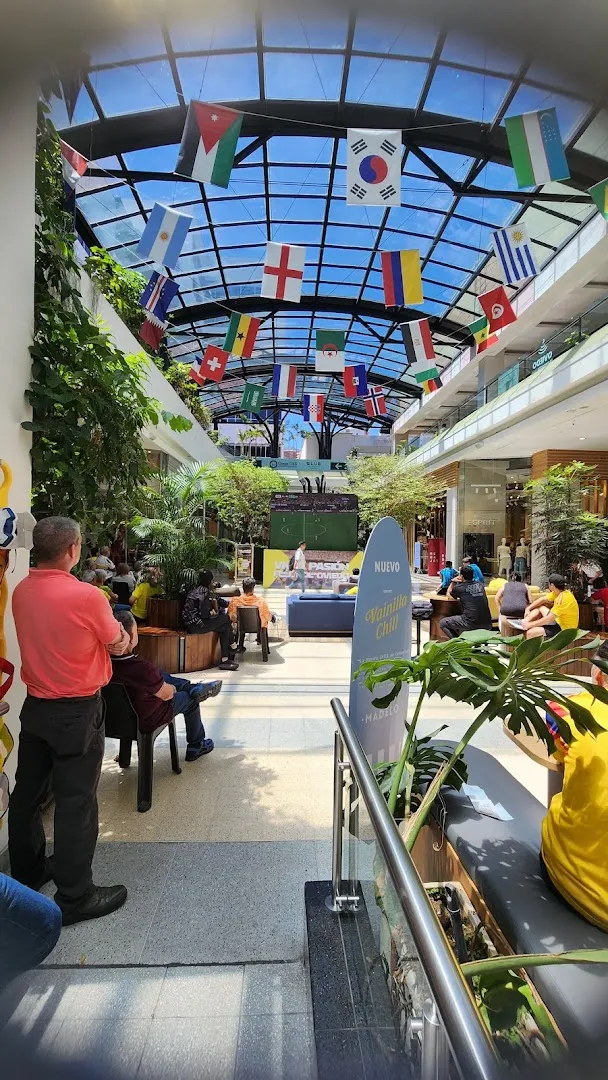 Centro Comercial Oviedo - Image 4
