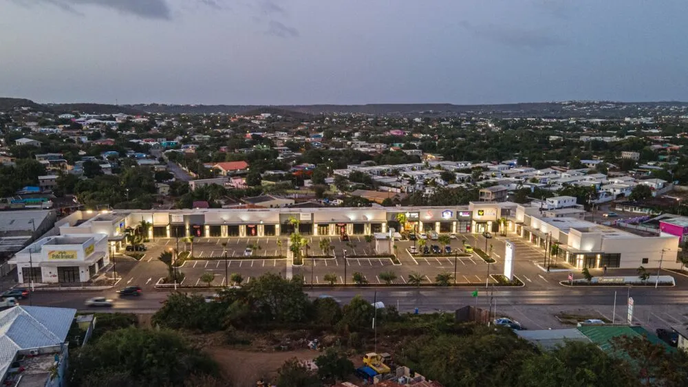 Churchill Plaza - Image 2