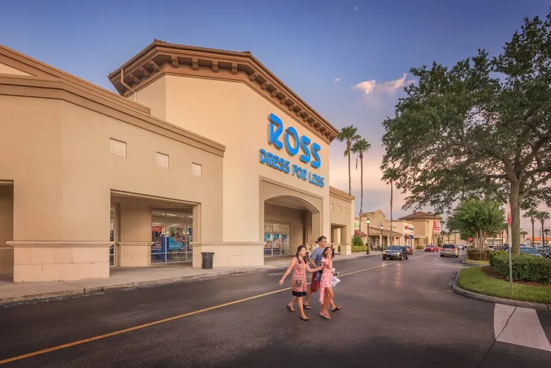 Colonial Plaza - Image 5