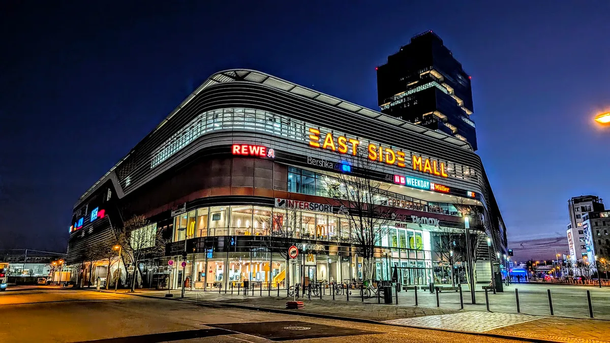 EAST SIDE MALL - Image 6