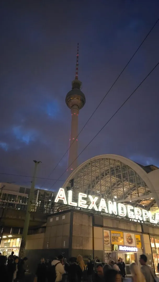 Einkaufsbahnhof Berlin Alexanderplatz - Image 4