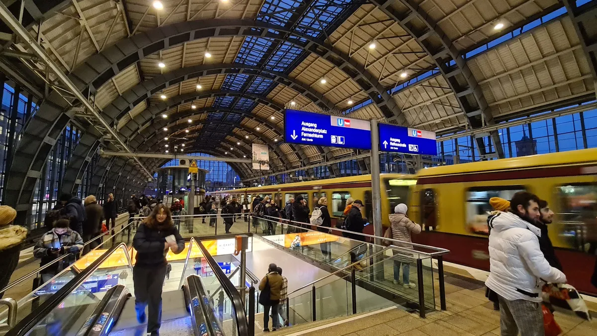Einkaufsbahnhof Berlin Alexanderplatz - Image 6