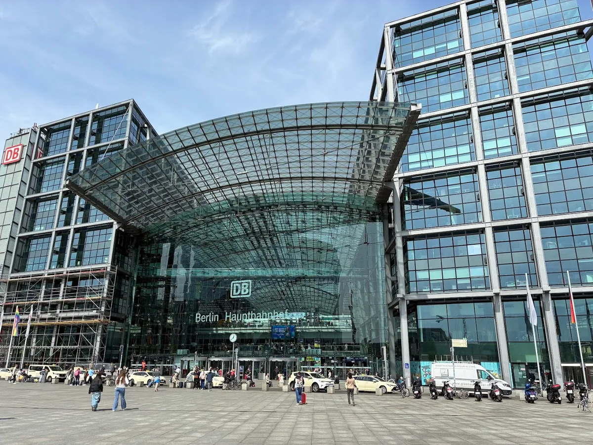Einkaufsbahnhof Berlin Hbf - Image 4