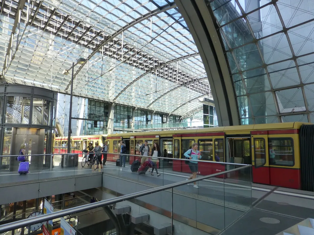 Einkaufsbahnhof Berlin Hbf - Image 6