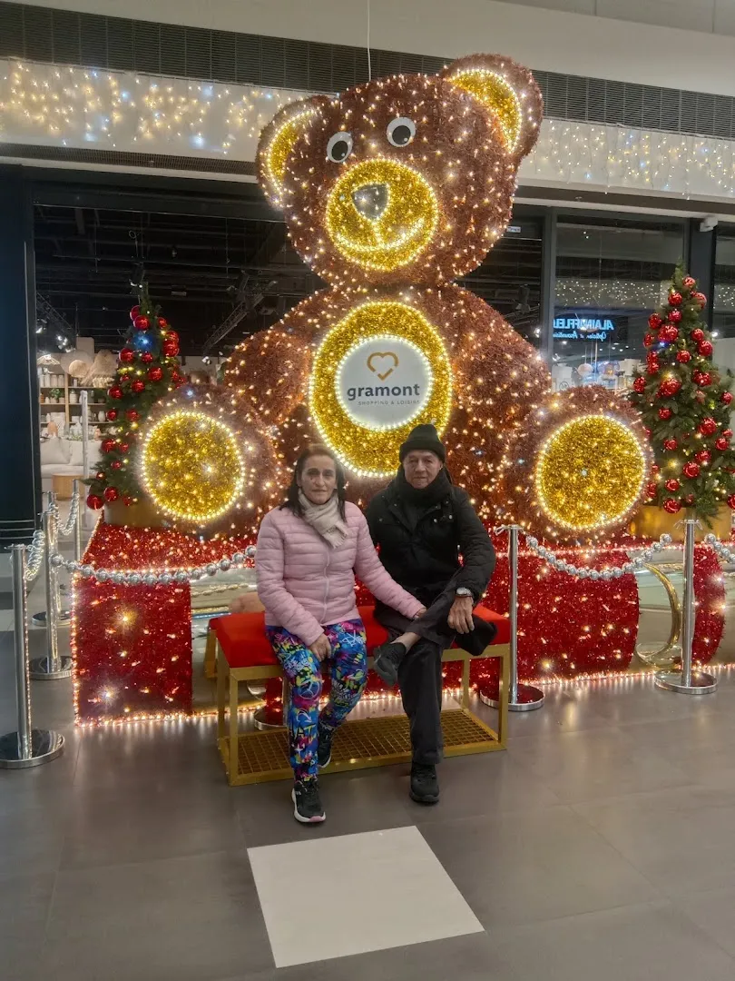 Gramont Shopping Center - Image 7