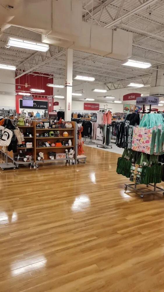 Harbor Shops - Image 3
