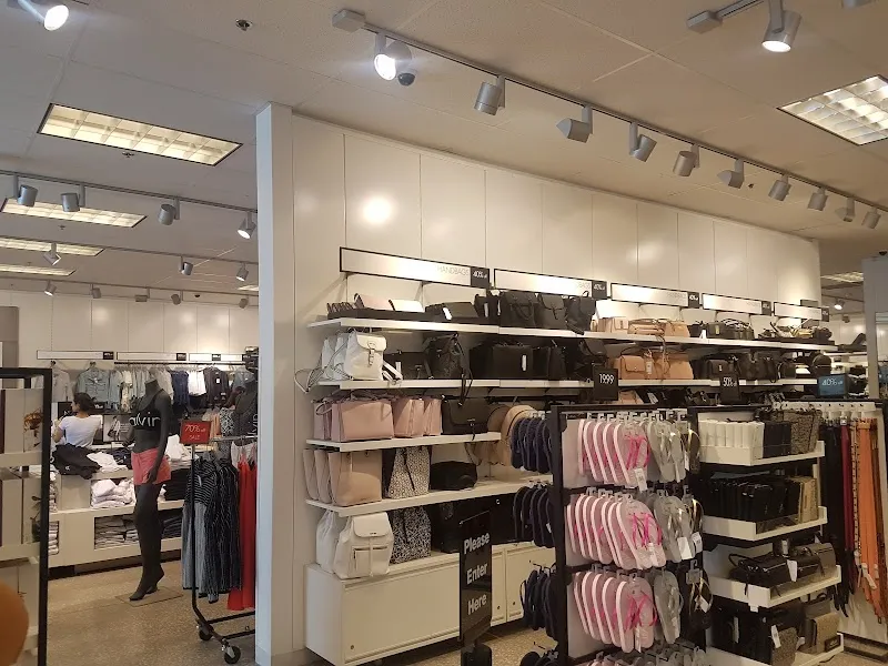 Lake Buena Vista Factory Stores - Image 7