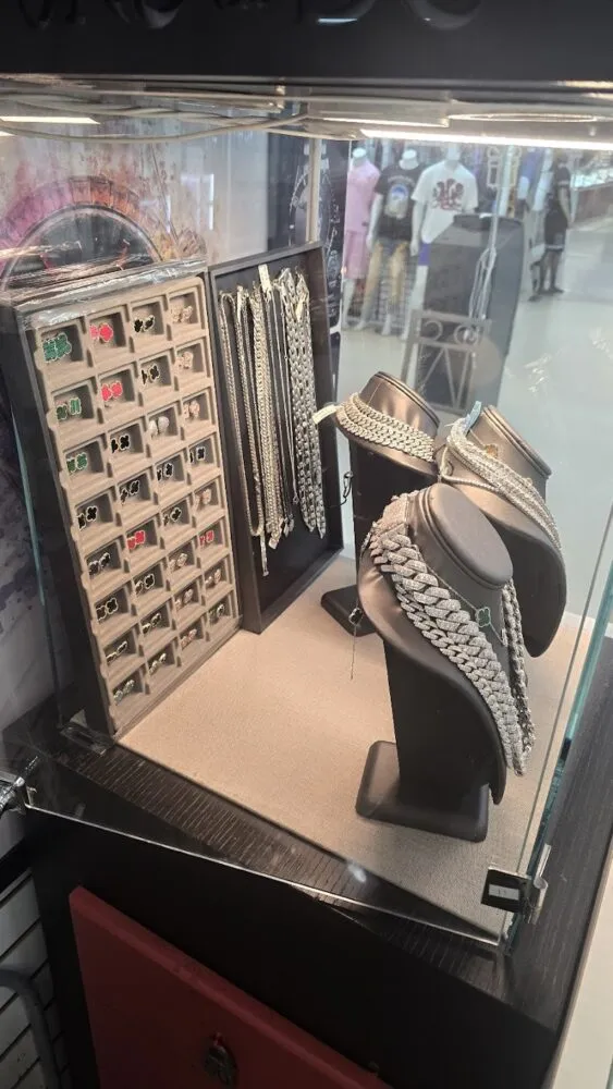 Magic Mall Plaza - Image 6