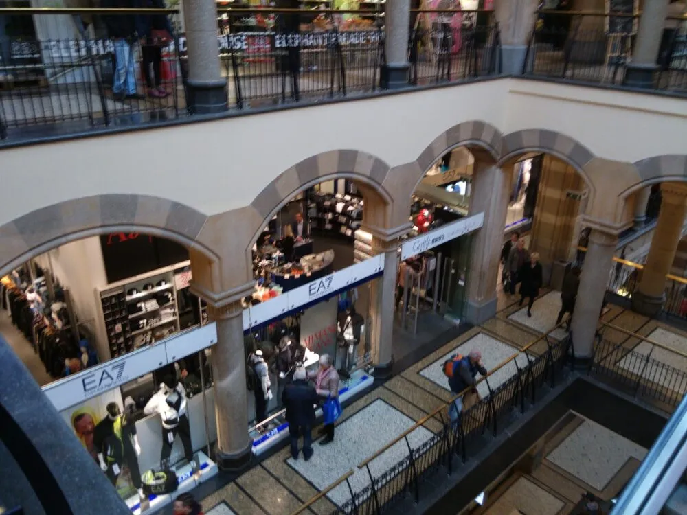 Magna Plaza - Image 3
