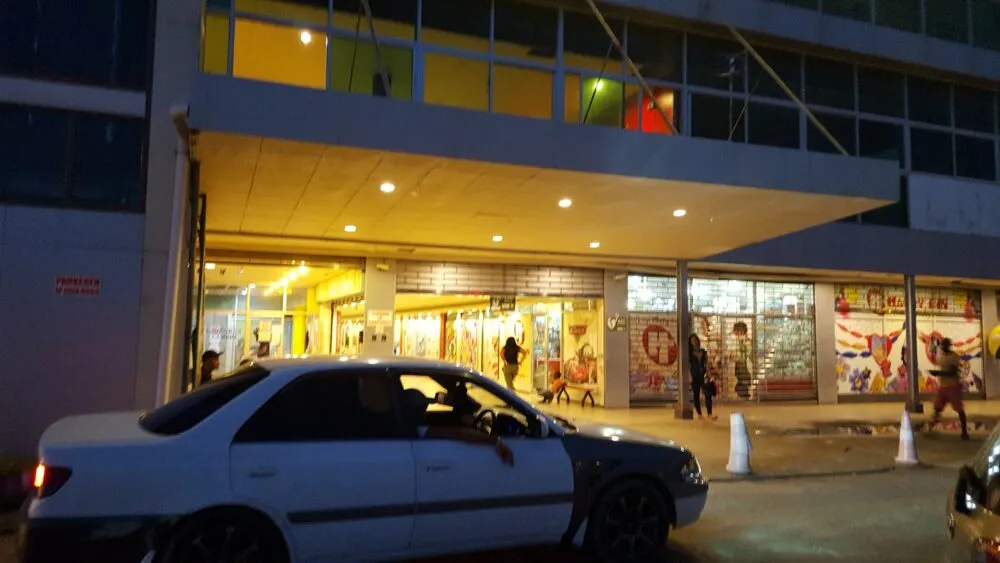 Maretraite Mall - Image 4