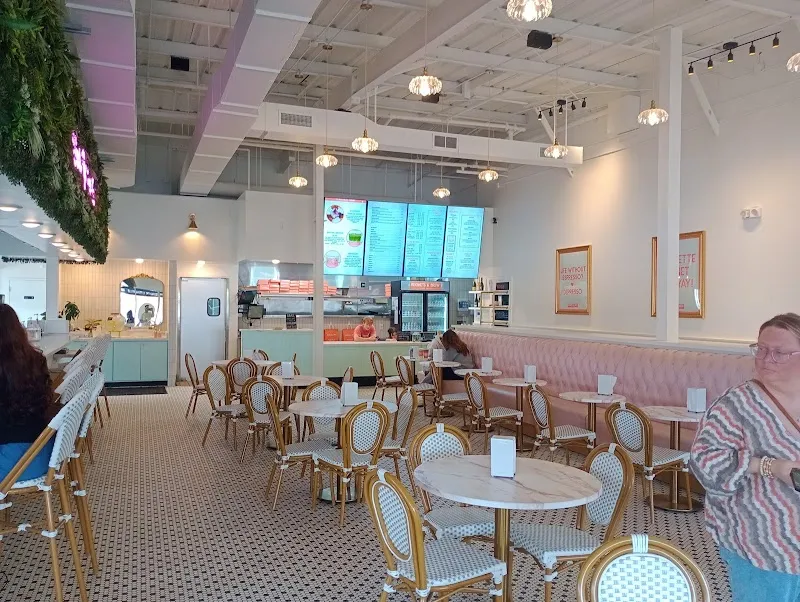 Market Square Shopping Center - Image 6