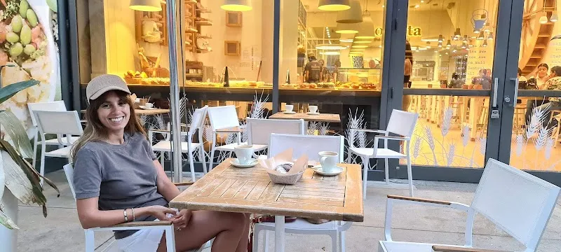 Mary Brickell Village - Image 3
