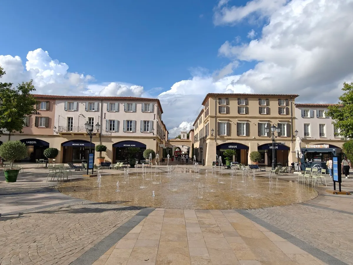 McArthurGlen Provence - Village de Marques - Image 5