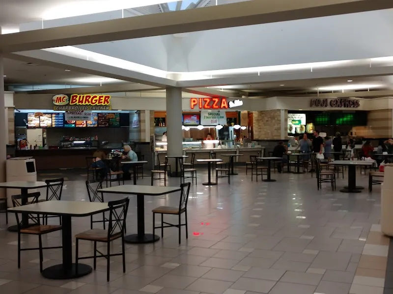 Orlando Fashion Square - Image 7