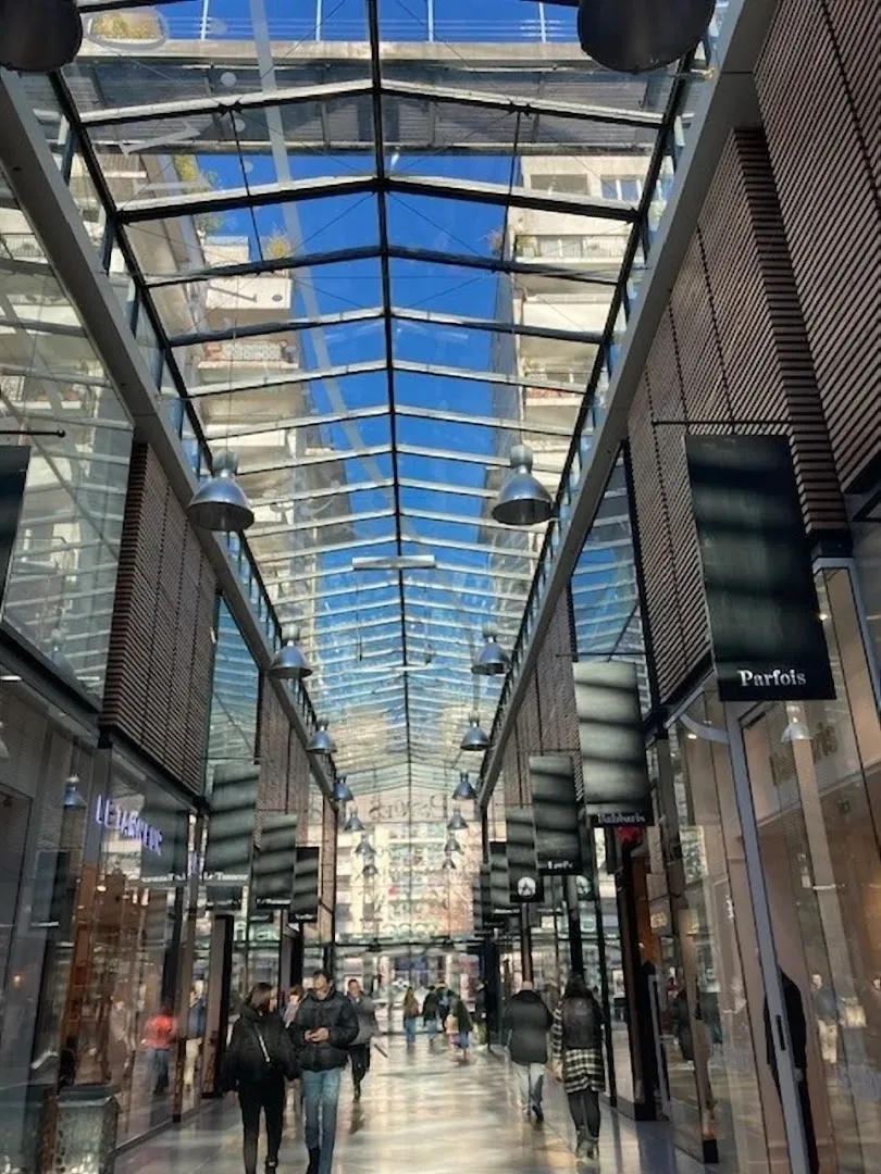 Passages Shopping Center - Image 6