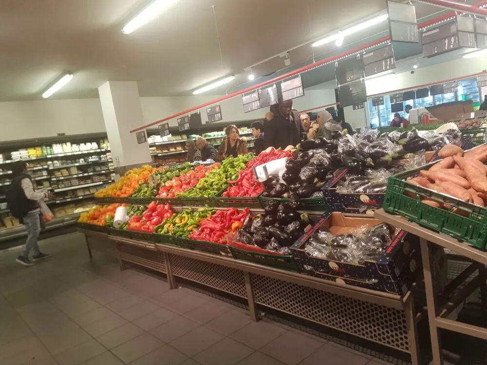 Plein '40-'45 Shopping Center - Image 3