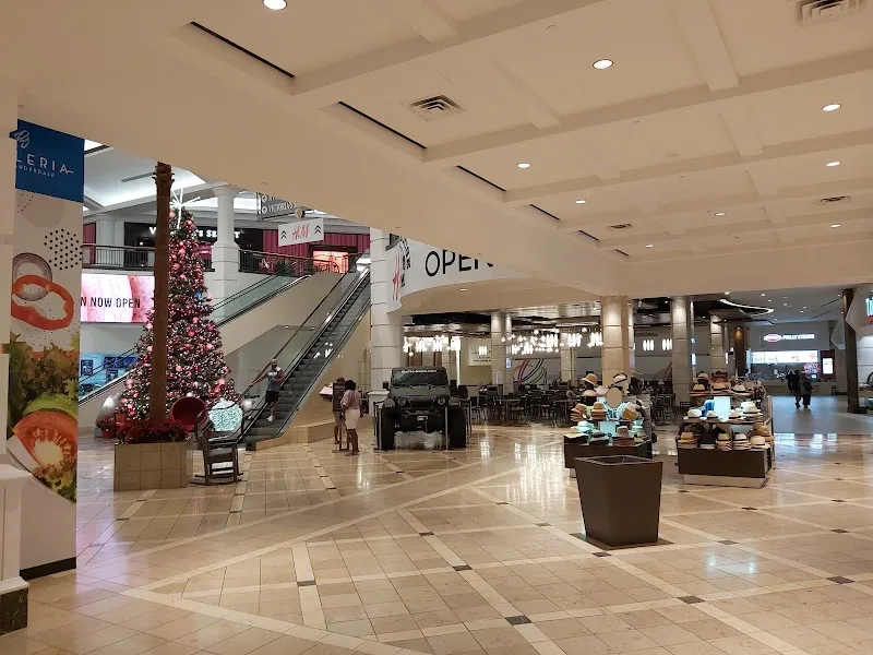 The Galleria at Fort Lauderdale - Image 5