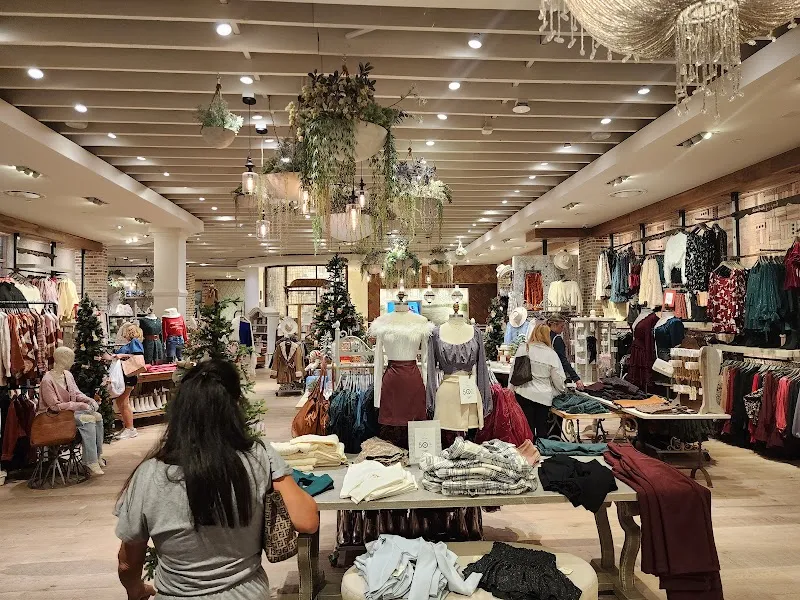 The Galleria at Fort Lauderdale - Image 6