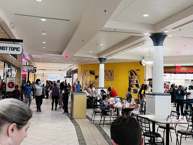 The Oaks Mall - Image 2