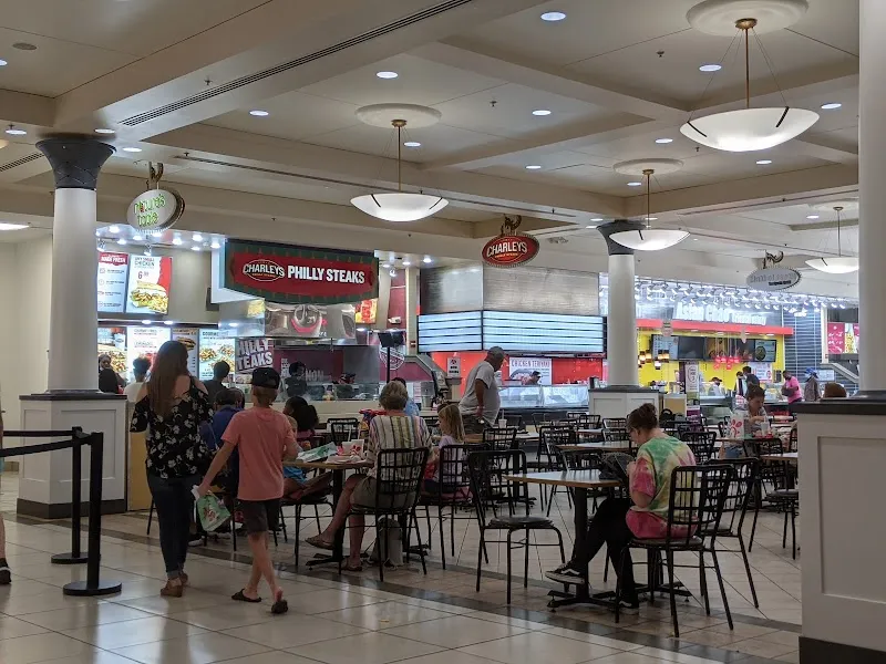 The Oaks Mall - Image 7