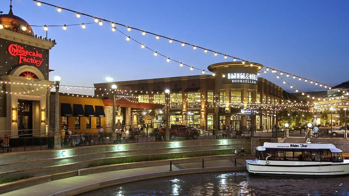 The Woodlands Mall - Image 3