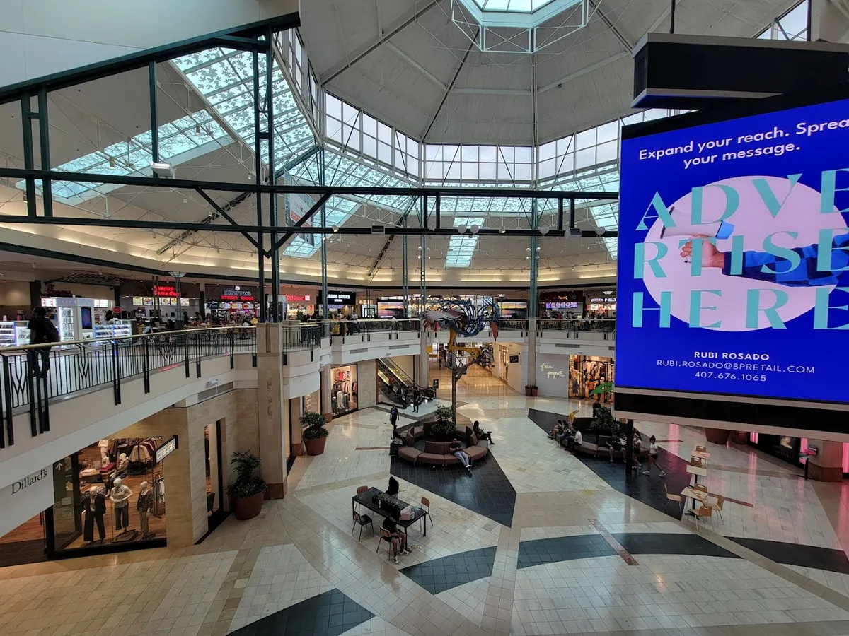The Woodlands Mall - Image 5