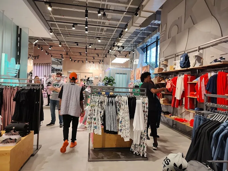 Top Center Shopping - Image 3