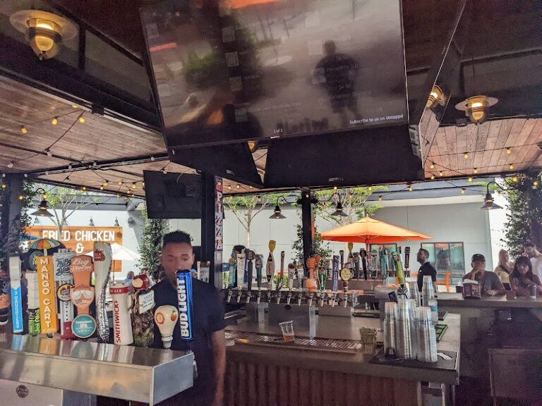 Channelside Bay Plaza