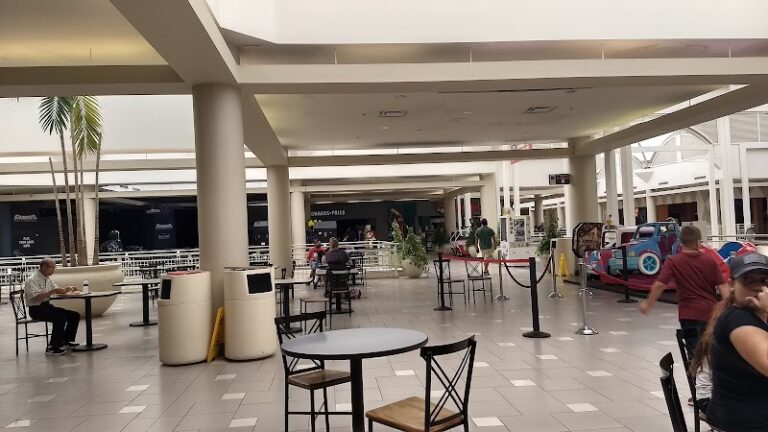 Orlando Fashion Square